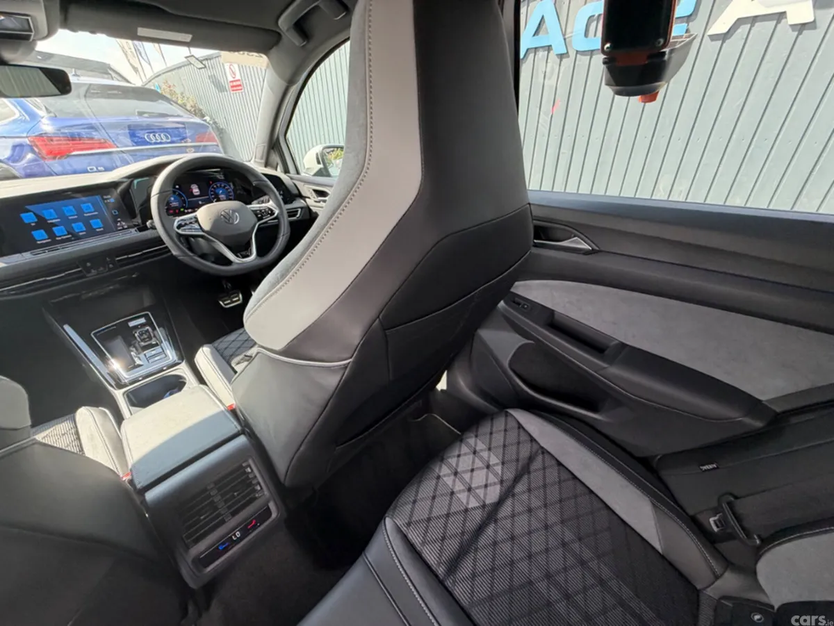 Volkswagen Golf Hatchback, Diesel, 2023, White