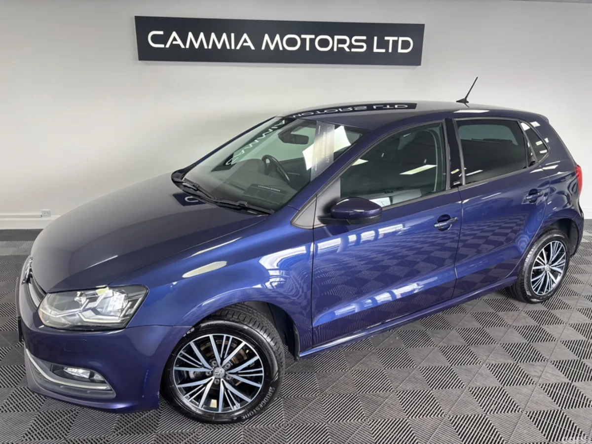 Volkswagen Polo Hatchback, Petrol, 2016, Blue