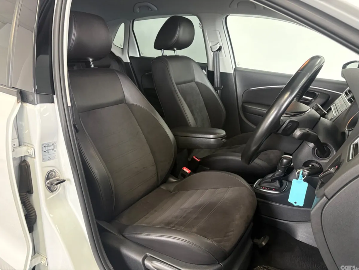 Volkswagen Polo Hatchback, Petrol, 2016, Blue