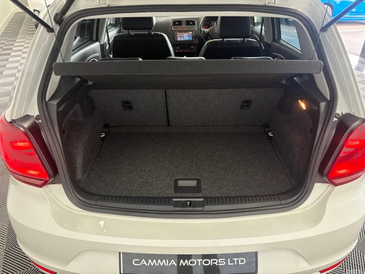 Volkswagen Polo Hatchback, Petrol, 2016, Blue