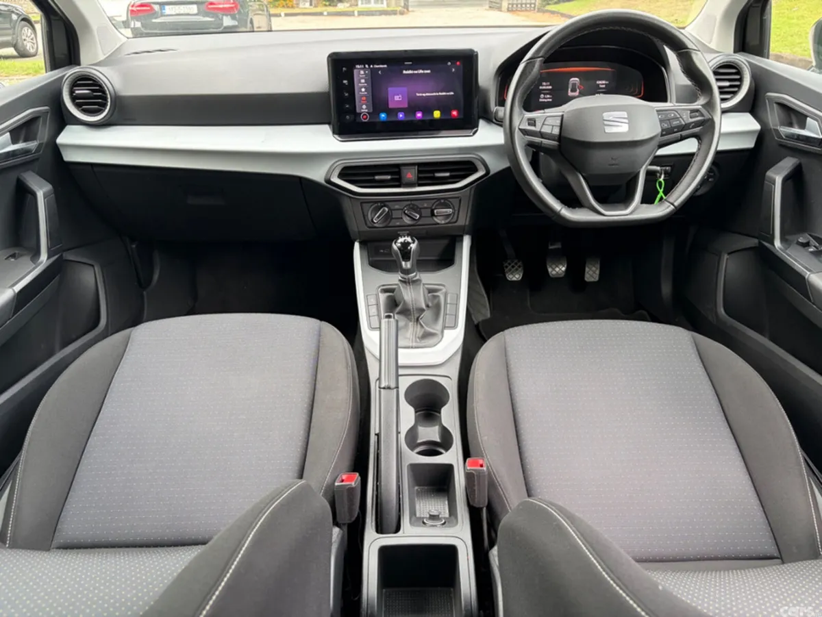 SEAT Arona Hatchback, Petrol, 2024, Green
