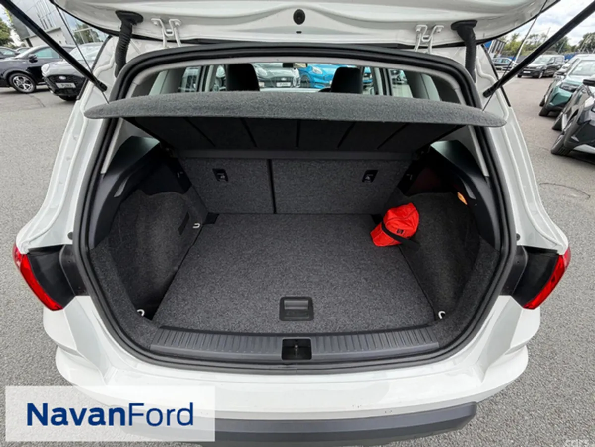 SEAT Arona Hatchback, Petrol, 2021, White