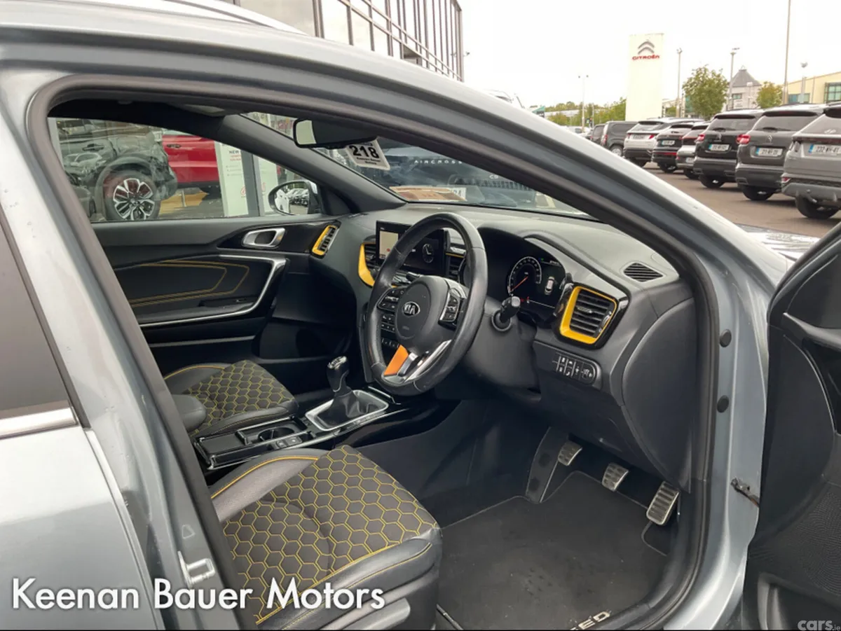 Kia XCeed Hatchback, Petrol, 2020, Grey