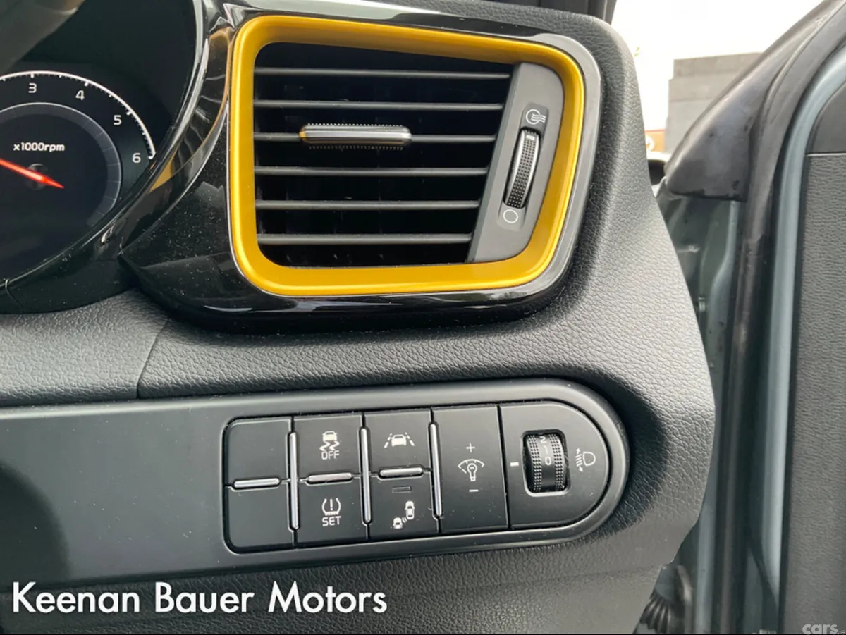 Kia XCeed Hatchback, Petrol, 2020, Grey
