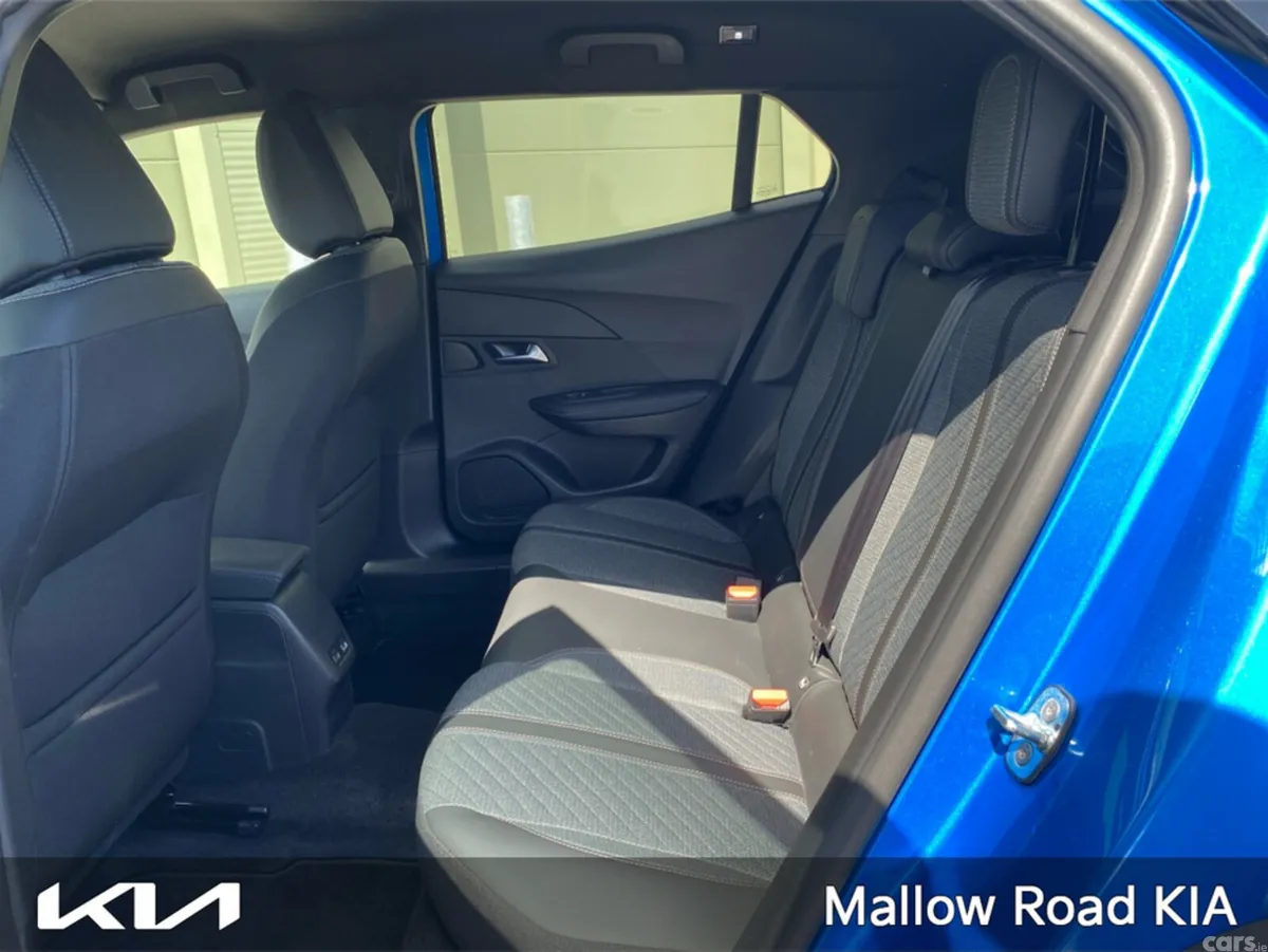 Peugeot 2008 SUV, Petrol Hybrid, 2024, Blue
