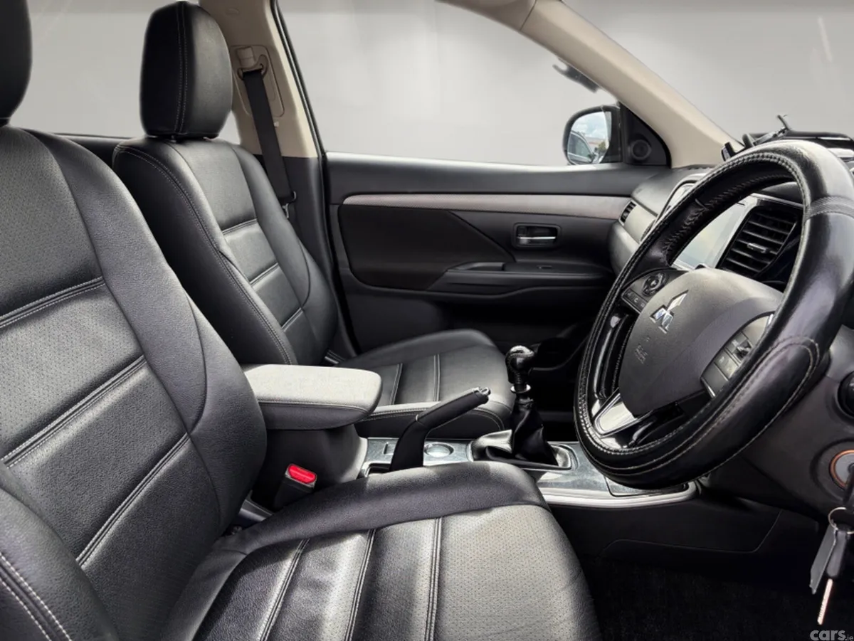 Mitsubishi Outlander SUV, Diesel, 2018, Black