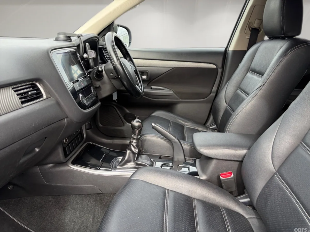 Mitsubishi Outlander SUV, Diesel, 2018, Black