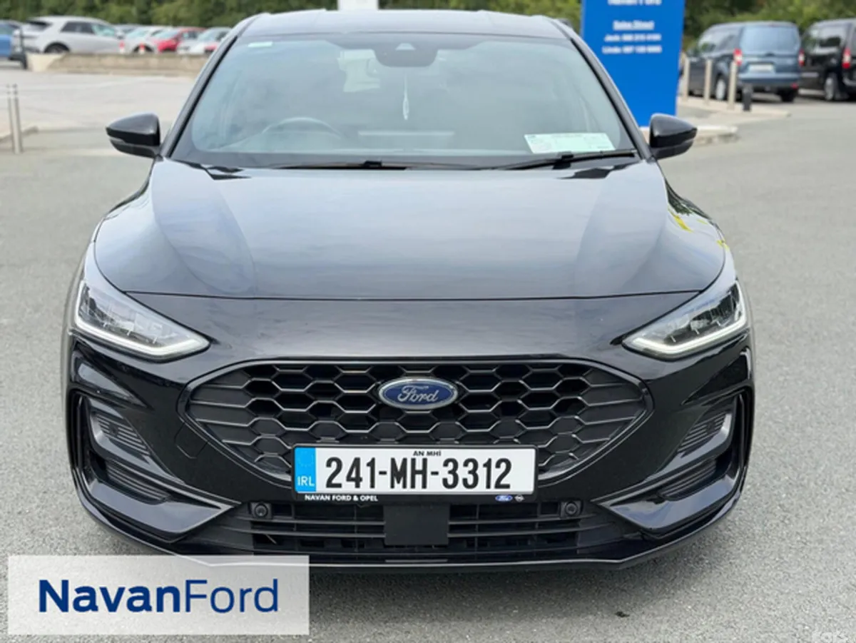 Ford Focus Hatchback, Petrol, 2024, Black