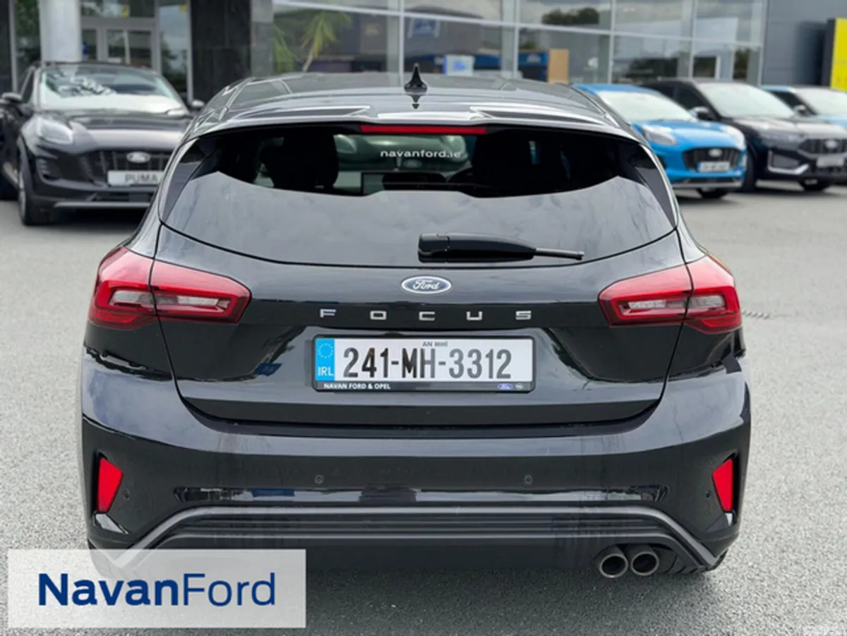 Ford Focus Hatchback, Petrol, 2024, Black
