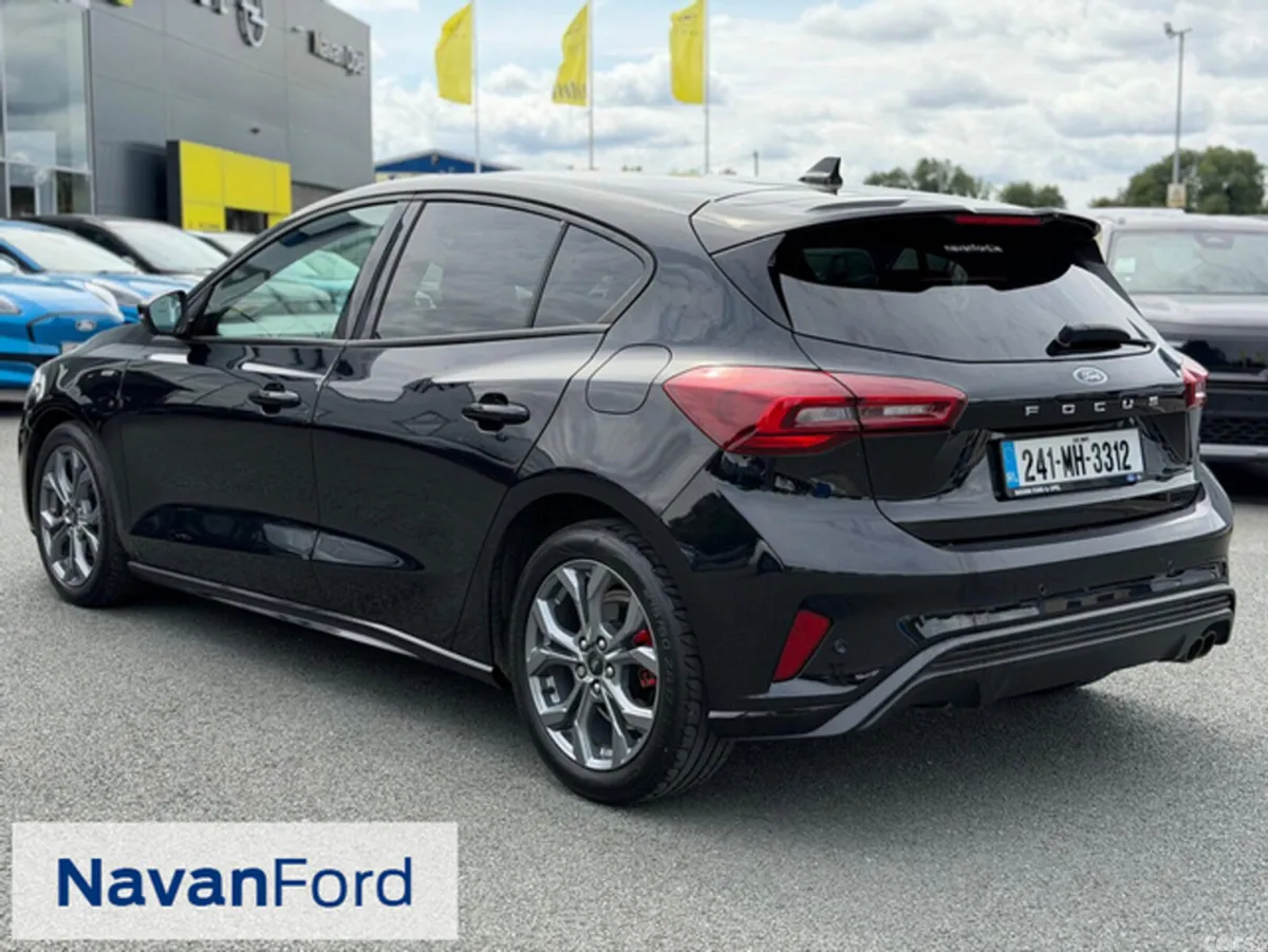Ford Focus Hatchback, Petrol, 2024, Black