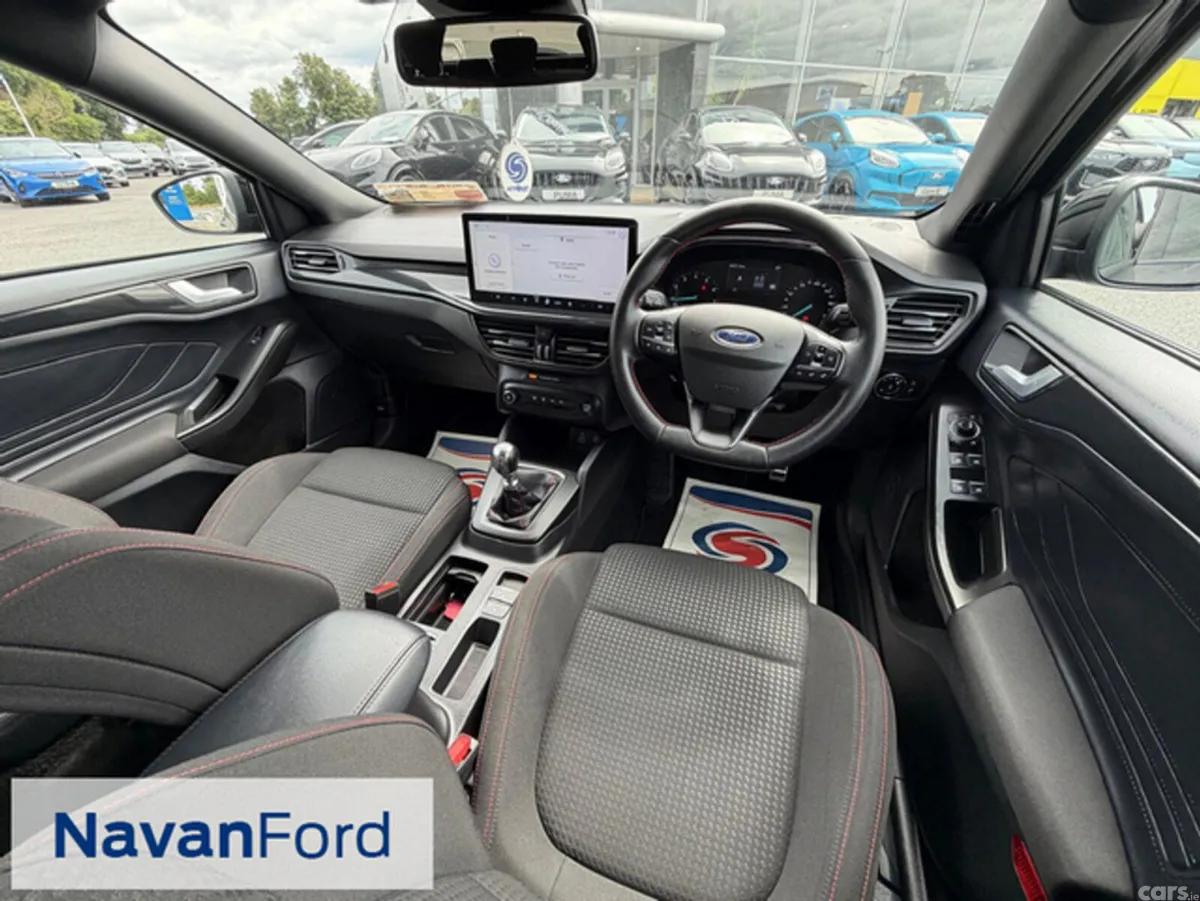 Ford Focus Hatchback, Petrol, 2024, Black