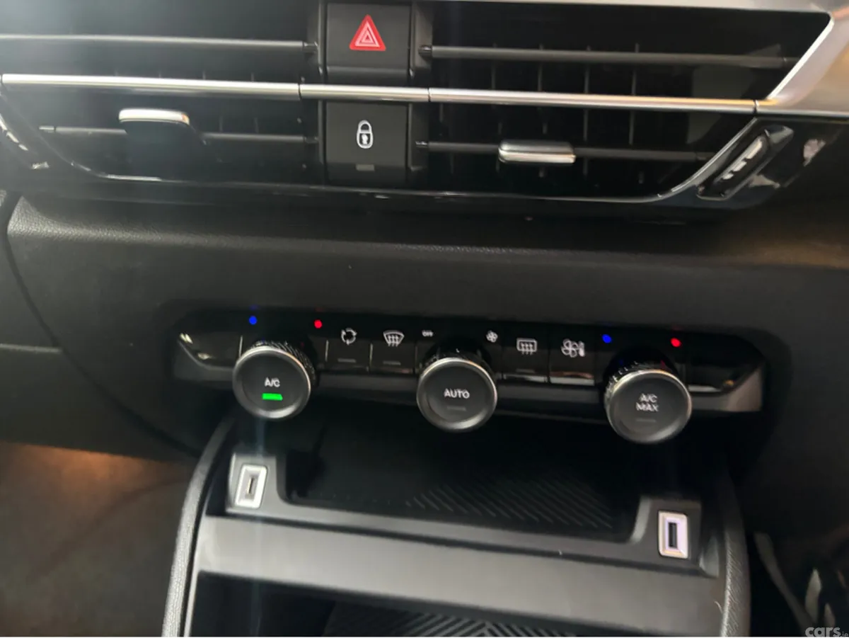 Citroen C4 Hatchback, Electric, 2025, Red