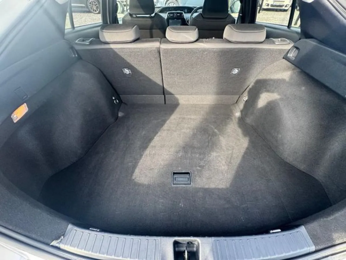 Toyota Prius Hatchback, Petrol Hybrid, 2017, Silver