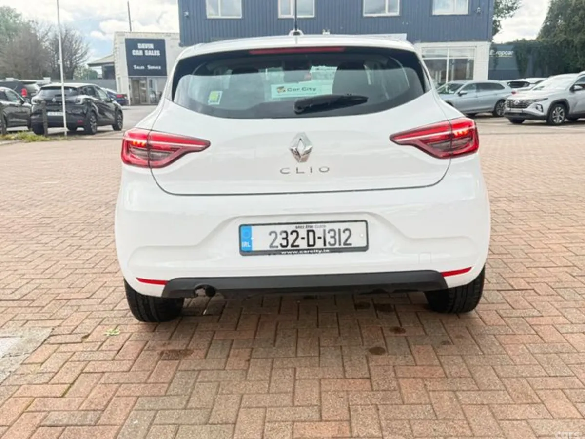 Renault Clio Hatchback, Petrol, 2023, White