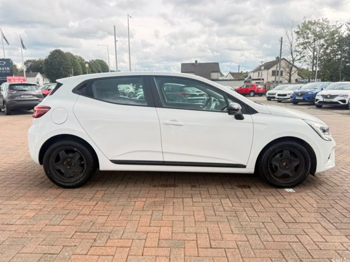 Renault Clio Hatchback, Petrol, 2023, White