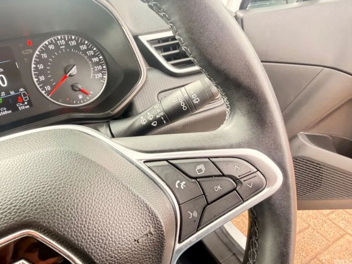 Renault Clio Hatchback, Petrol, 2023, White