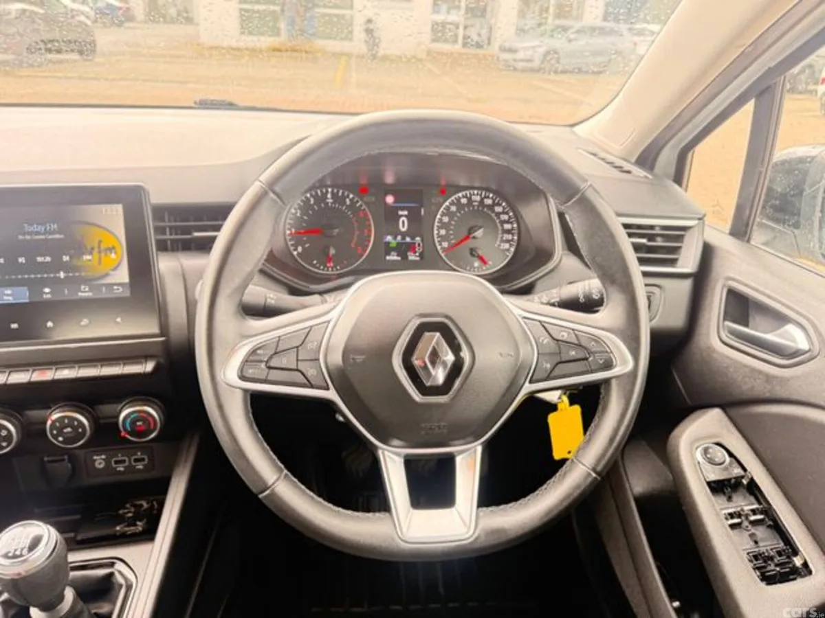 Renault Clio Hatchback, Petrol, 2023, White