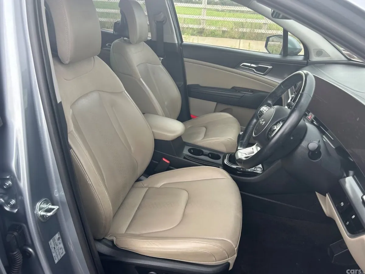Kia Sportage MPV, Diesel, 2023, Grey