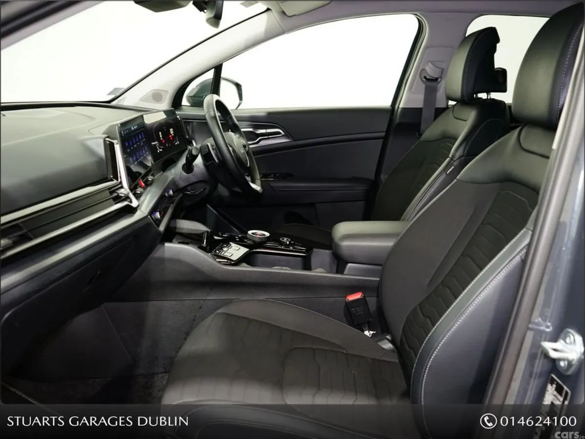 Kia Sportage MPV, Petrol Hybrid, 2025, Grey