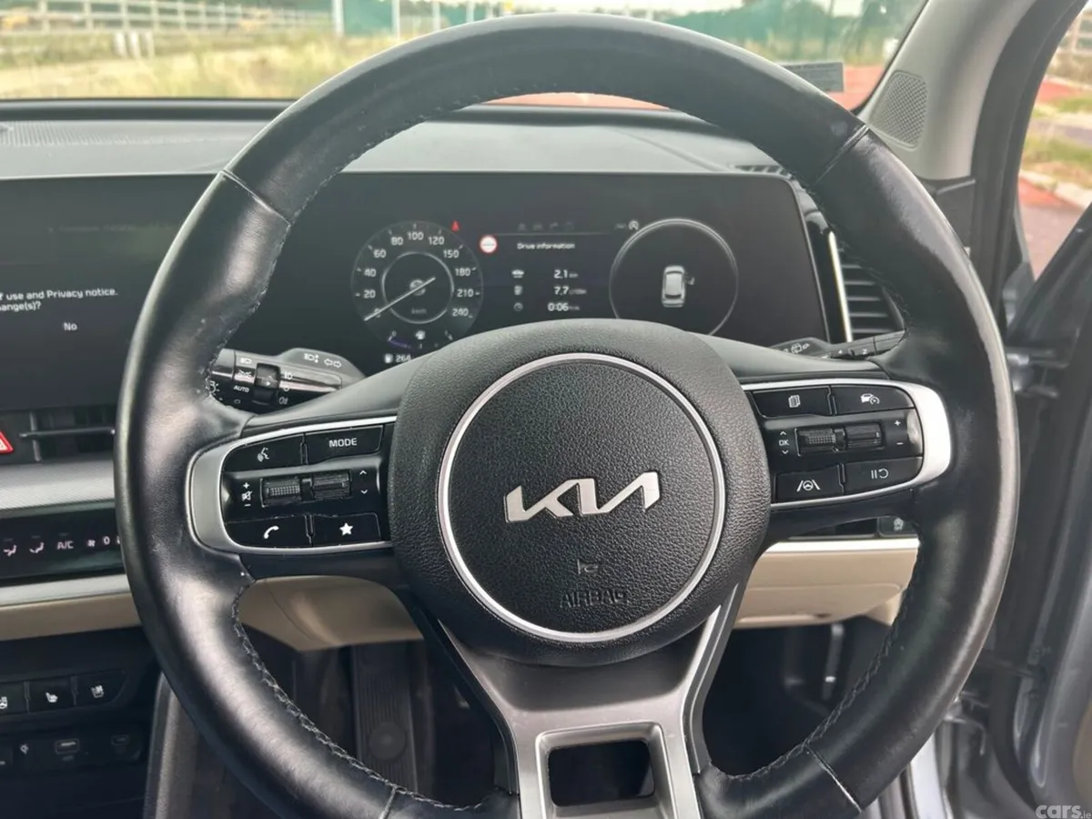 Kia Sportage MPV, Diesel, 2023, Grey
