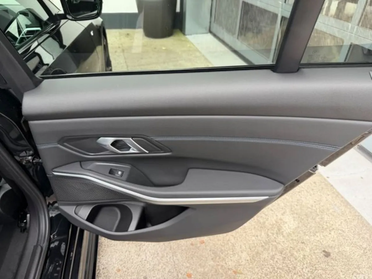 BMW 3-Series Saloon, Petrol Plug-in Hybrid, 2025, Black