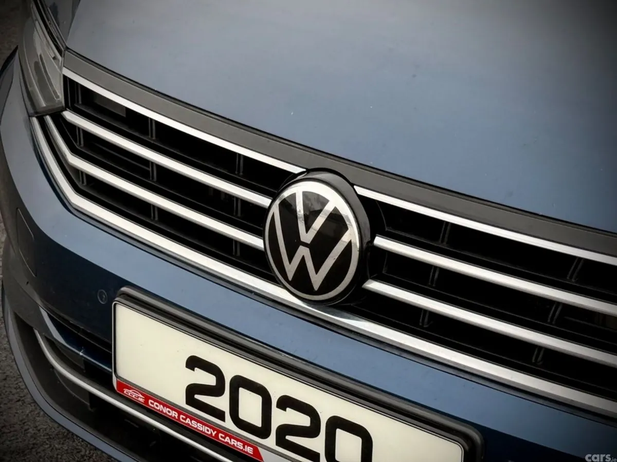 Volkswagen Passat Saloon, Diesel, 2020, Blue