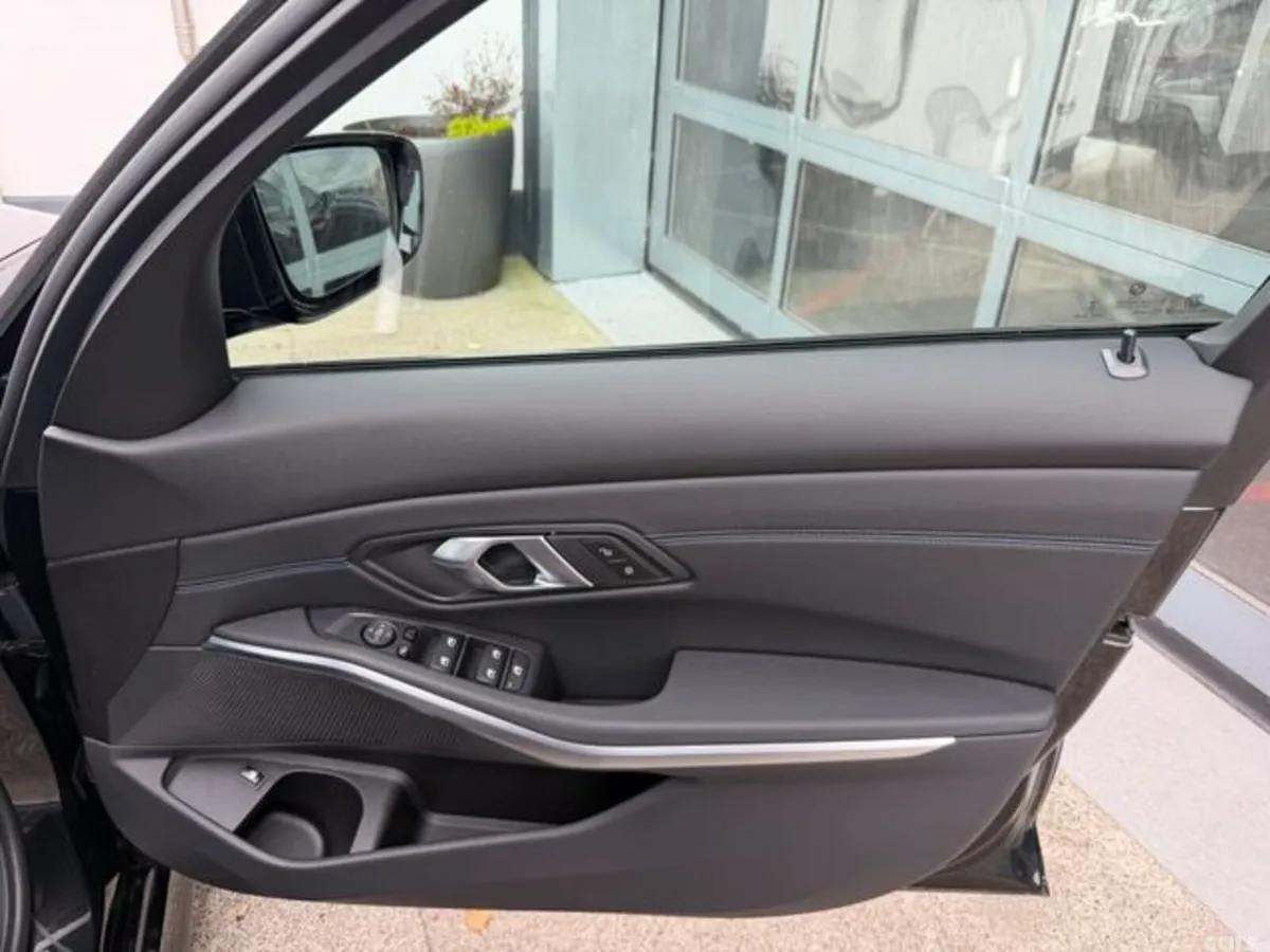 BMW 3-Series Saloon, Petrol Plug-in Hybrid, 2025, Black