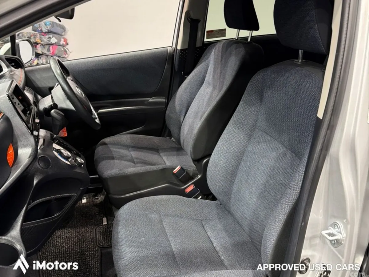 Toyota Sienta MPV, Petrol Hybrid, 2017, Silver