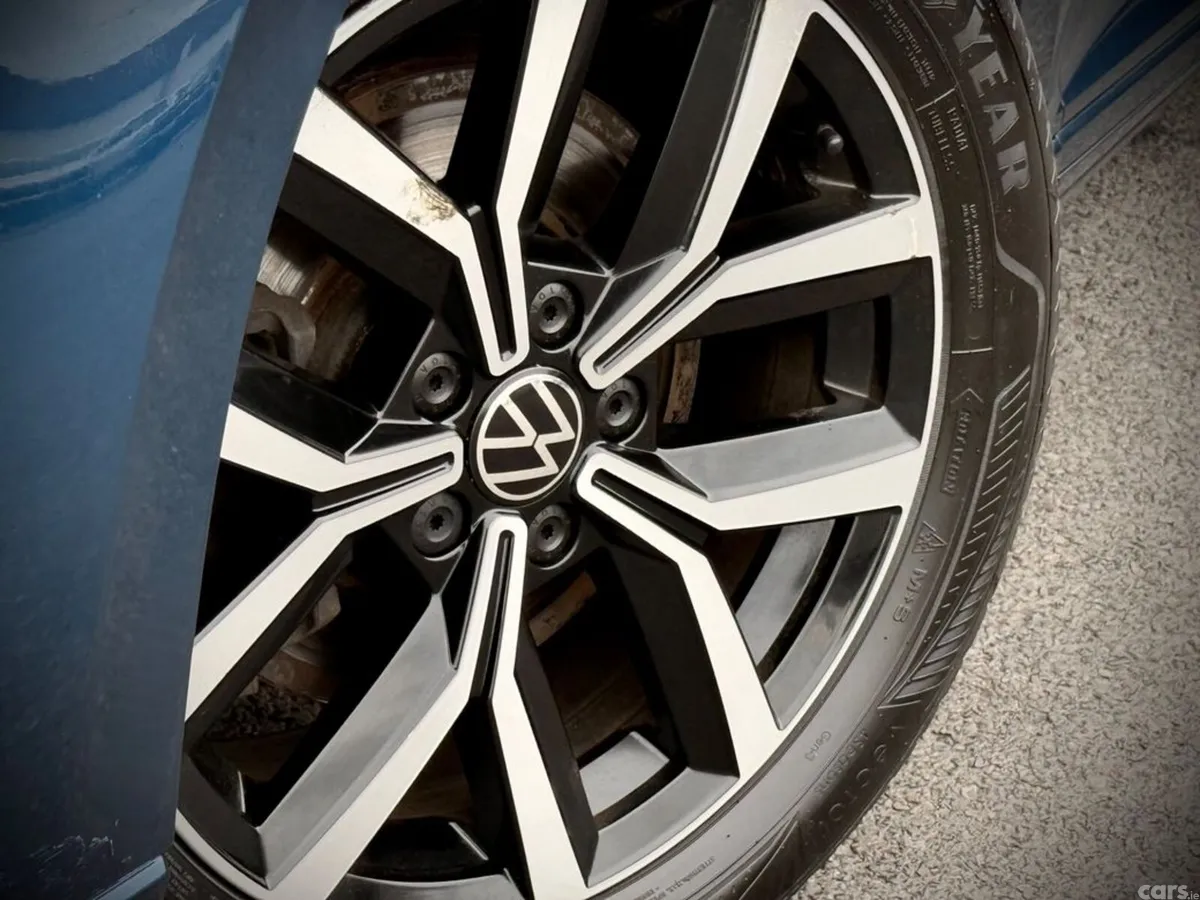 Volkswagen Passat Saloon, Diesel, 2020, Blue