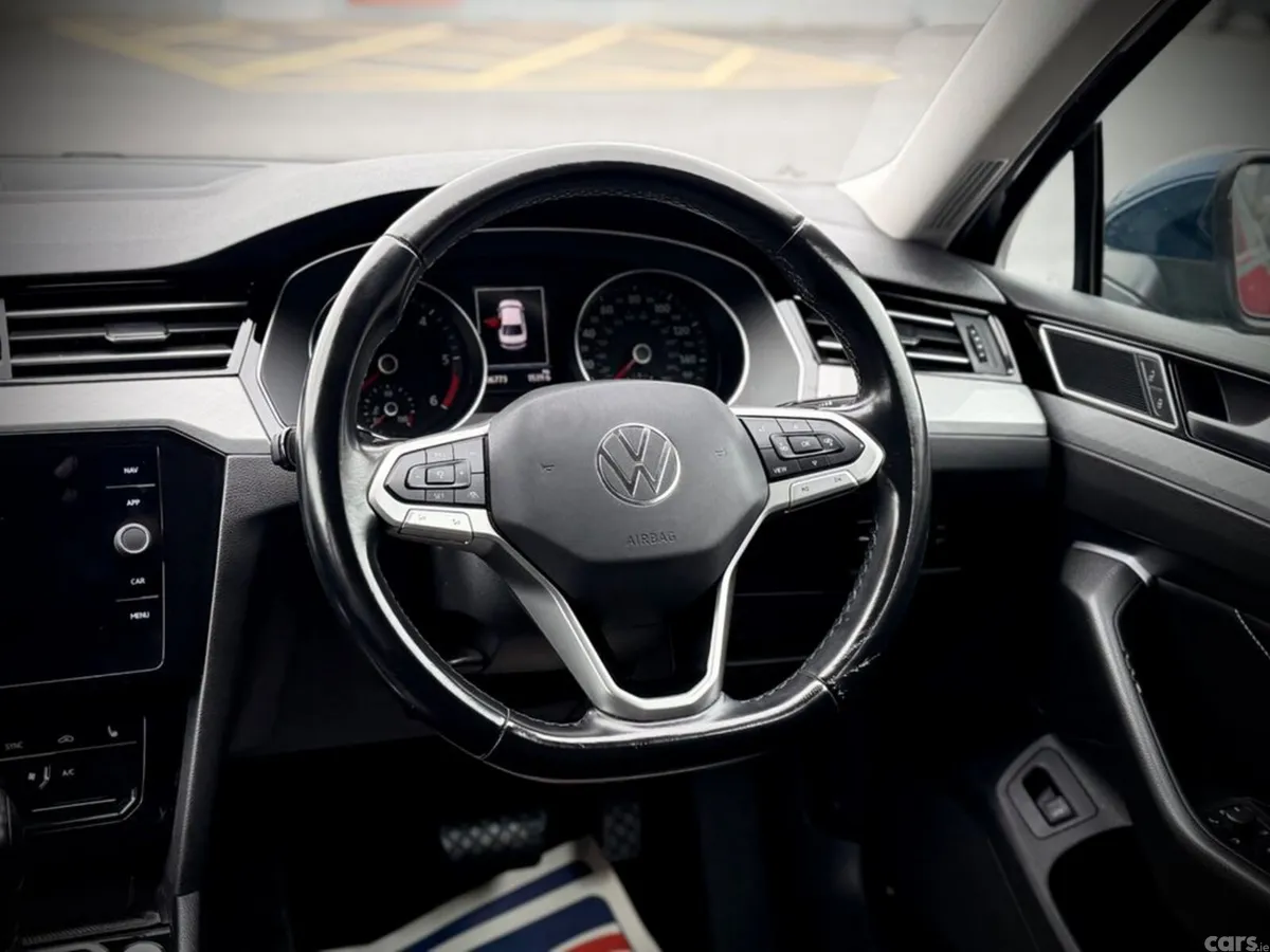 Volkswagen Passat Saloon, Diesel, 2020, Blue