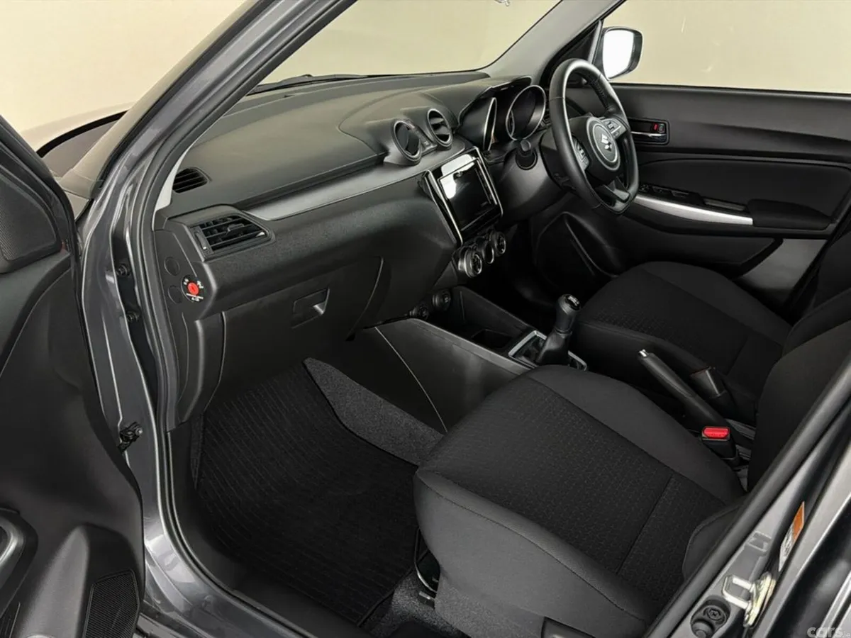 Suzuki Swift Hatchback, Petrol, 2022, Grey