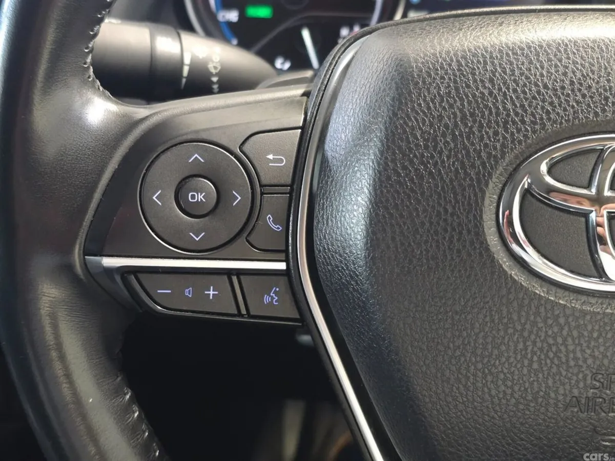 Toyota Camry Saloon, Petrol Hybrid, 2020, Blue