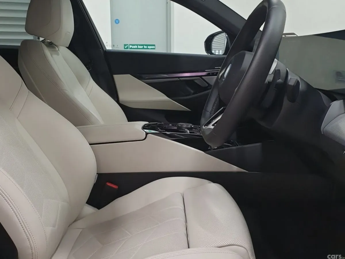 BMW 5-Series Saloon, Petrol Plug-in Hybrid, 2026, Blue