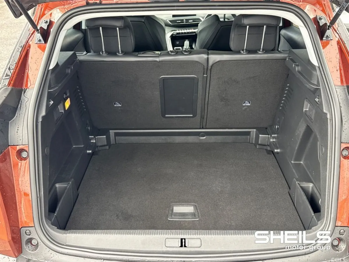 Peugeot 3008 MPV, Petrol, 2020, Brown