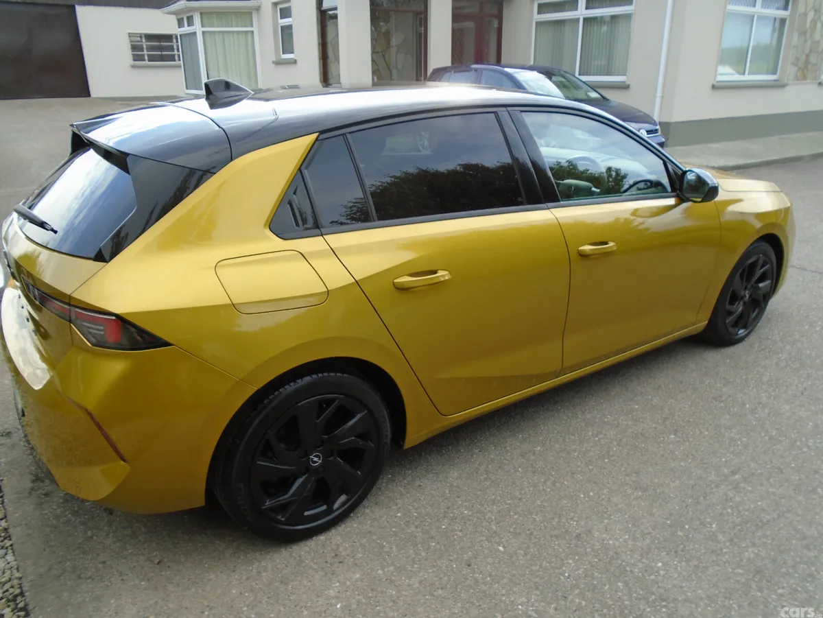 Opel Astra Hatchback, Diesel, 2022, Yellow