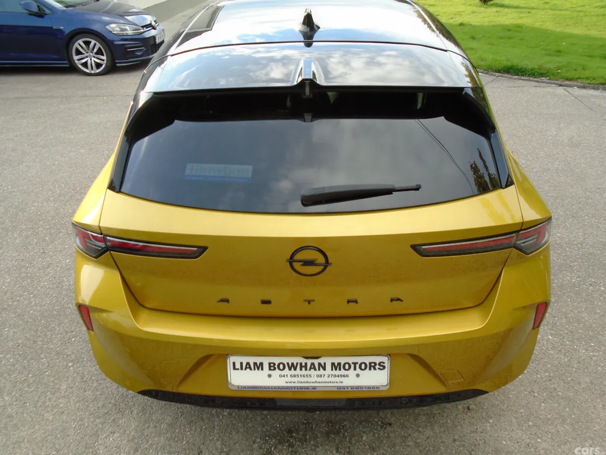 Opel Astra Hatchback, Diesel, 2022, Yellow