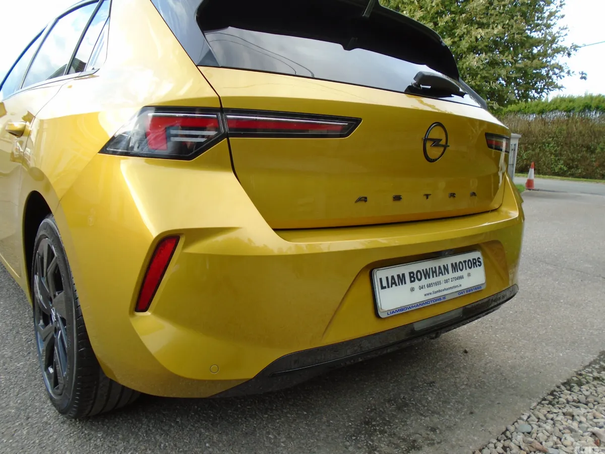 Opel Astra Hatchback, Diesel, 2022, Yellow