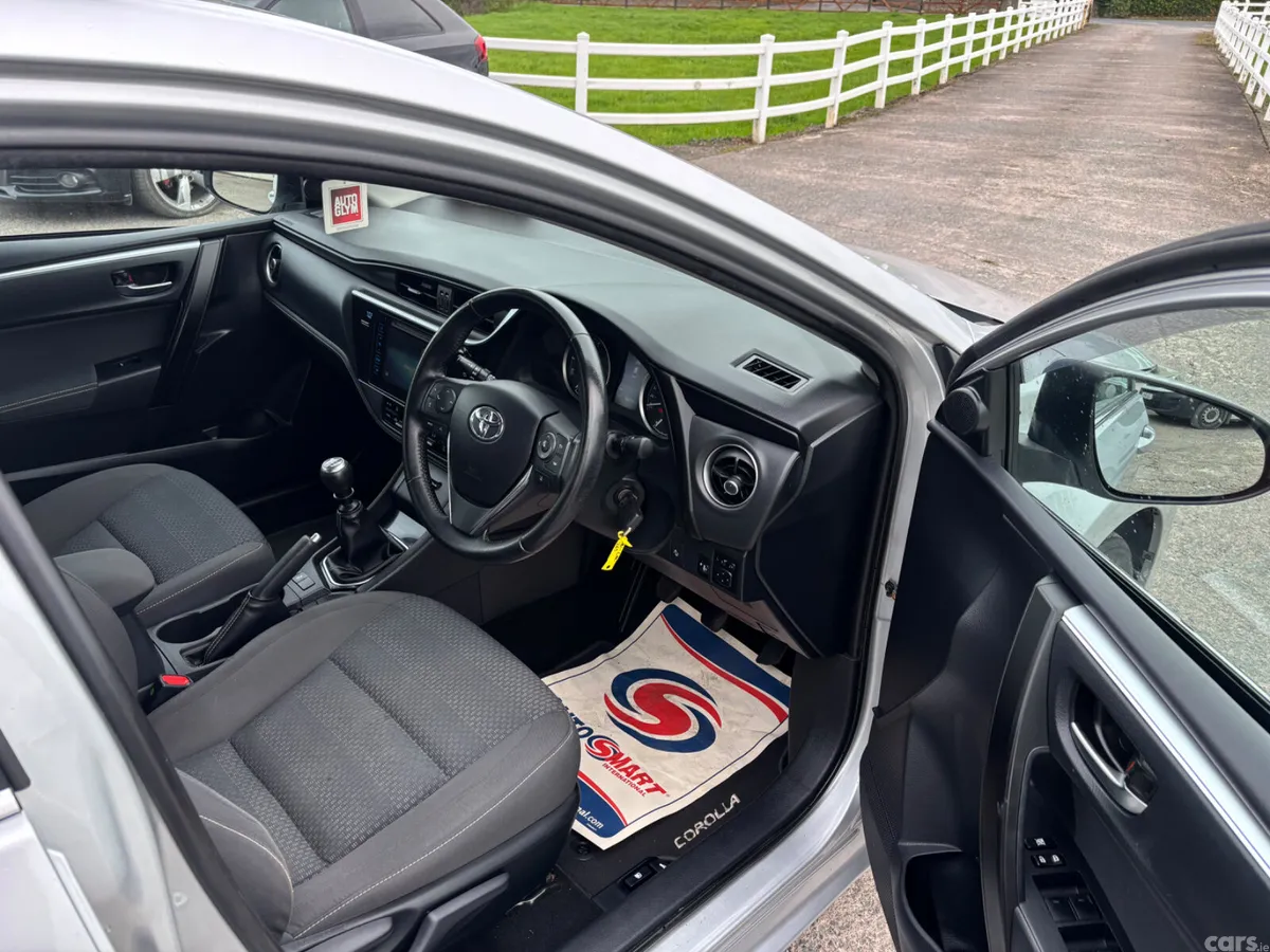 Toyota Corolla Saloon, Petrol, 2018, Grey