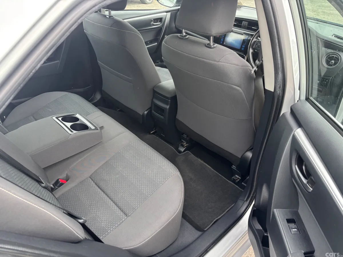 Toyota Corolla Saloon, Petrol, 2018, Grey