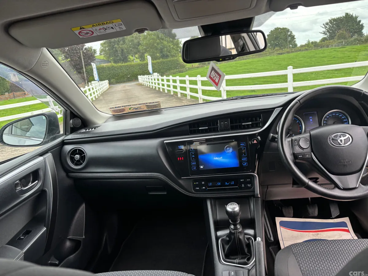 Toyota Corolla Saloon, Petrol, 2018, Grey