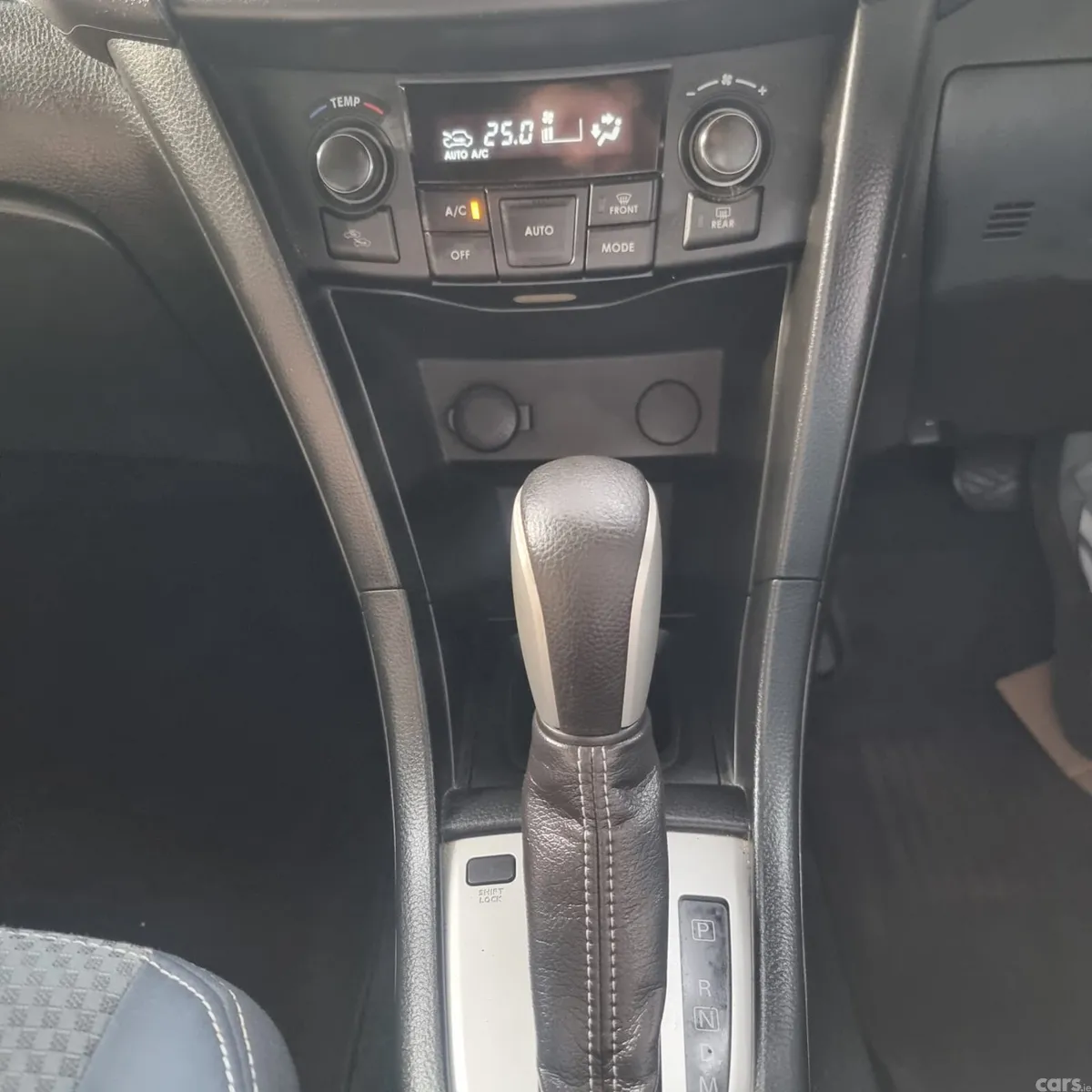 Suzuki Swift Hatchback, Petrol, 2014, Silver