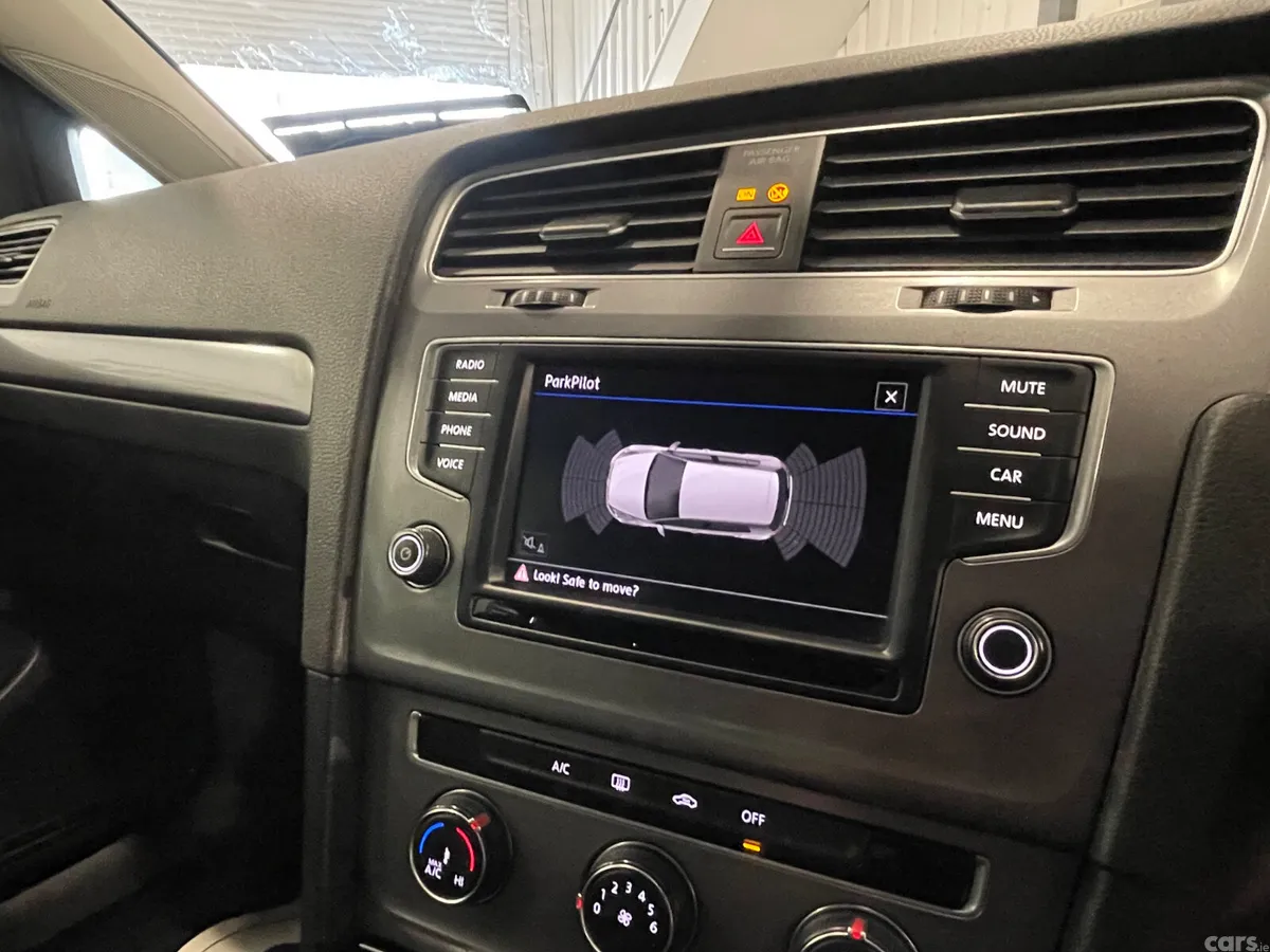 Volkswagen Golf Hatchback, Petrol, 2017, Grey
