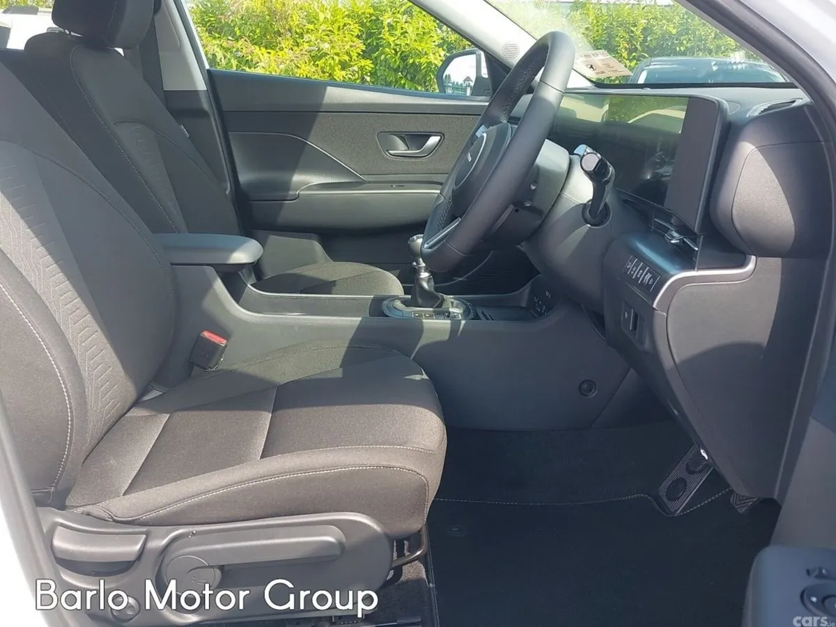 Hyundai KONA MPV, Petrol, 2026, White
