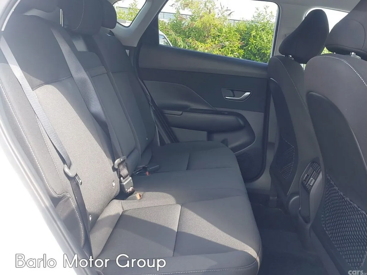 Hyundai KONA MPV, Petrol, 2026, White