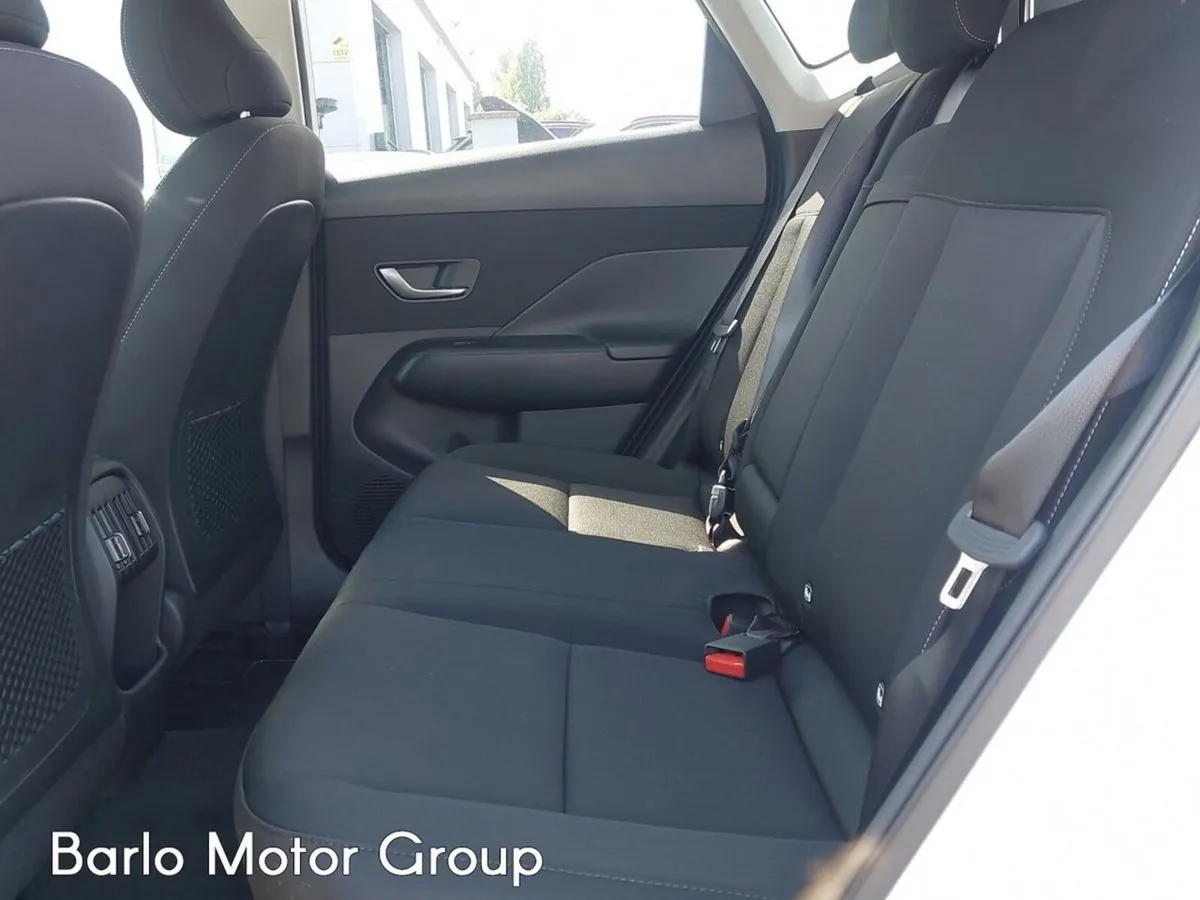 Hyundai KONA MPV, Petrol, 2026, White