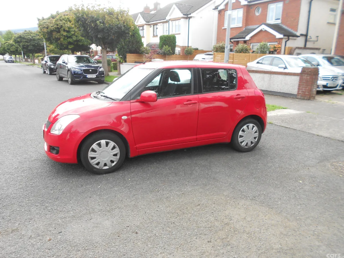 Suzuki Swift Hatchback, Petrol, 2010, Red