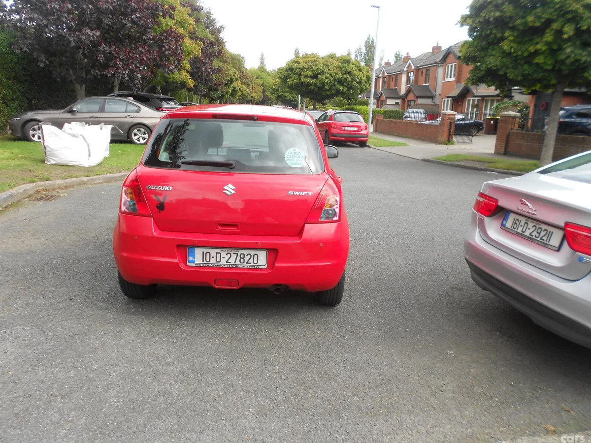 Suzuki Swift Hatchback, Petrol, 2010, Red