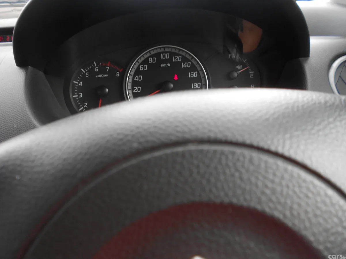 Suzuki Swift Hatchback, Petrol, 2010, Red