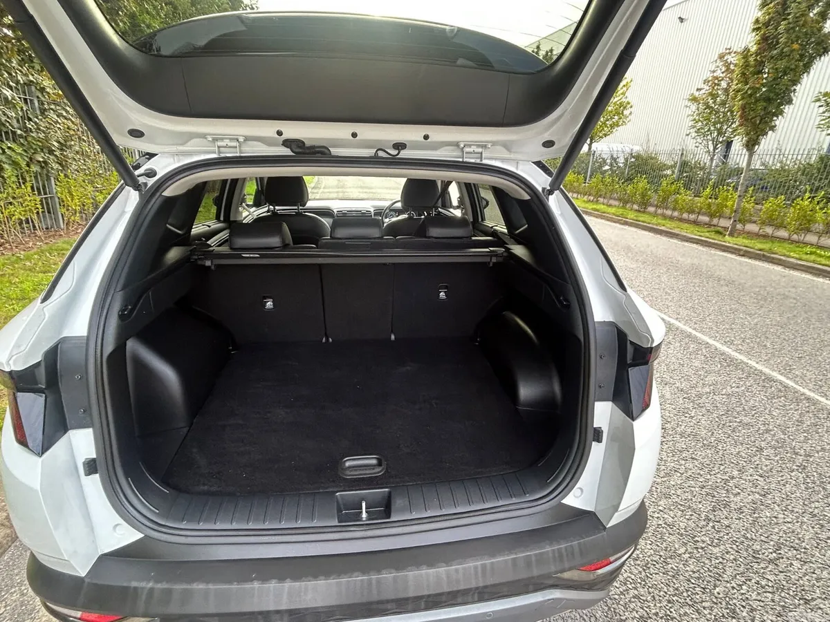 Hyundai Tucson SUV, Petrol Plug-in Hybrid, 2022, White