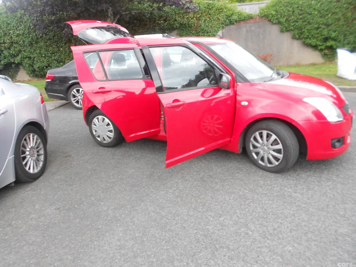 Suzuki Swift Hatchback, Petrol, 2010, Red
